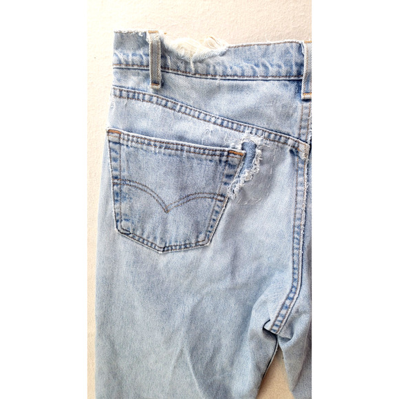 Vintage Levi's 505 Jeans Light Wash Distressed Ripped Frayed Hem Thrashed *READ* - Picture 9 of 16